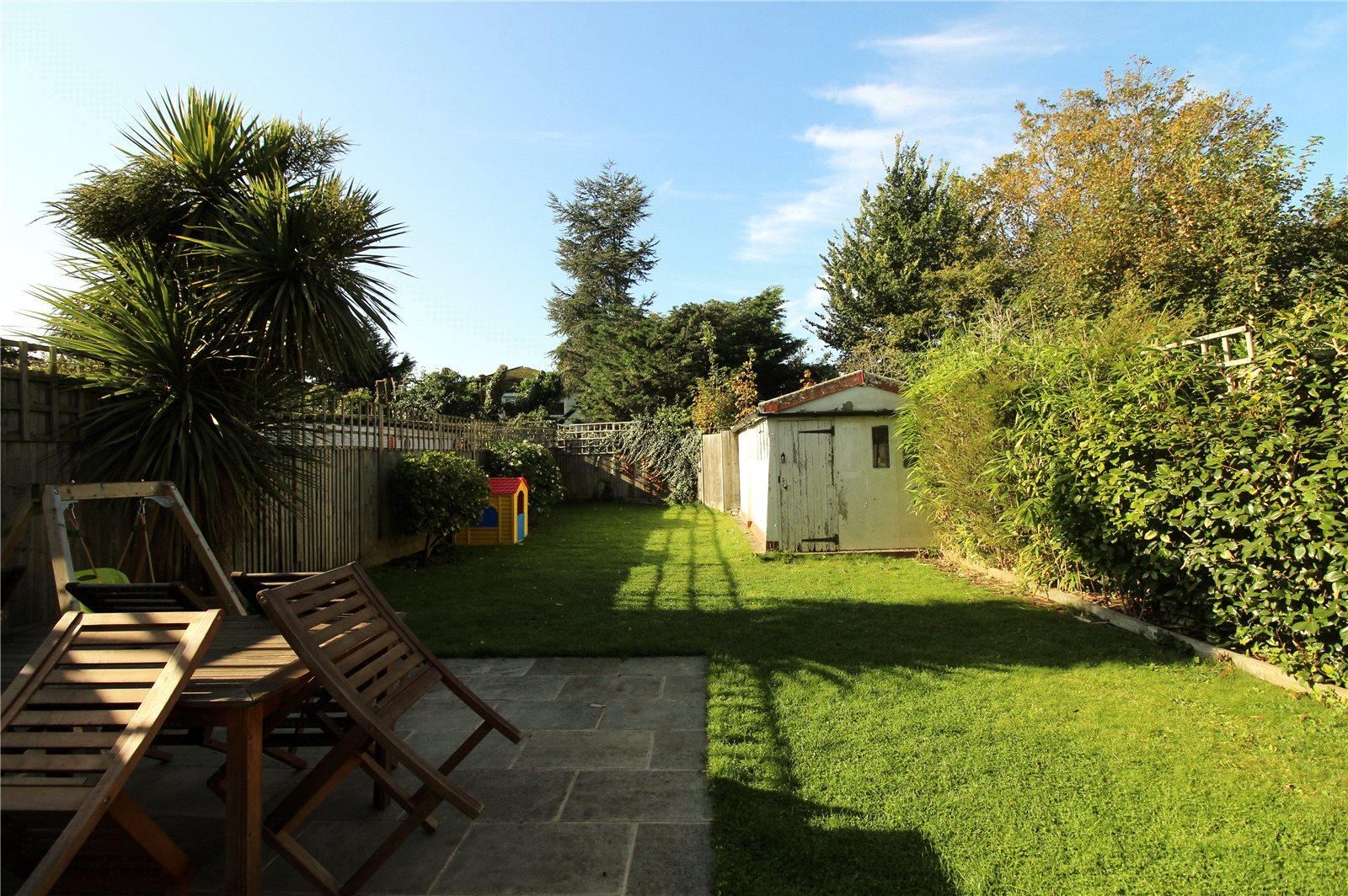 3 bedroom Semi-Detached House to rent - Martyn Gerrard