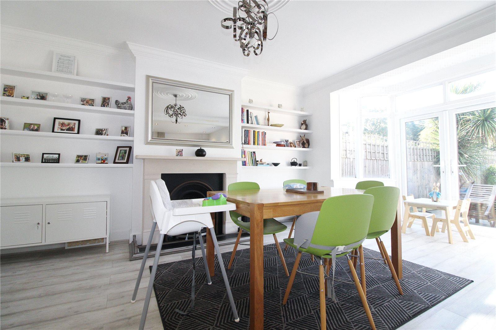 3 bedroom Semi-Detached House to rent - Martyn Gerrard