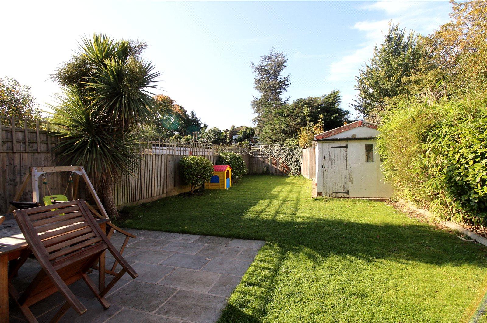 3 bedroom Semi-Detached House to rent - Martyn Gerrard