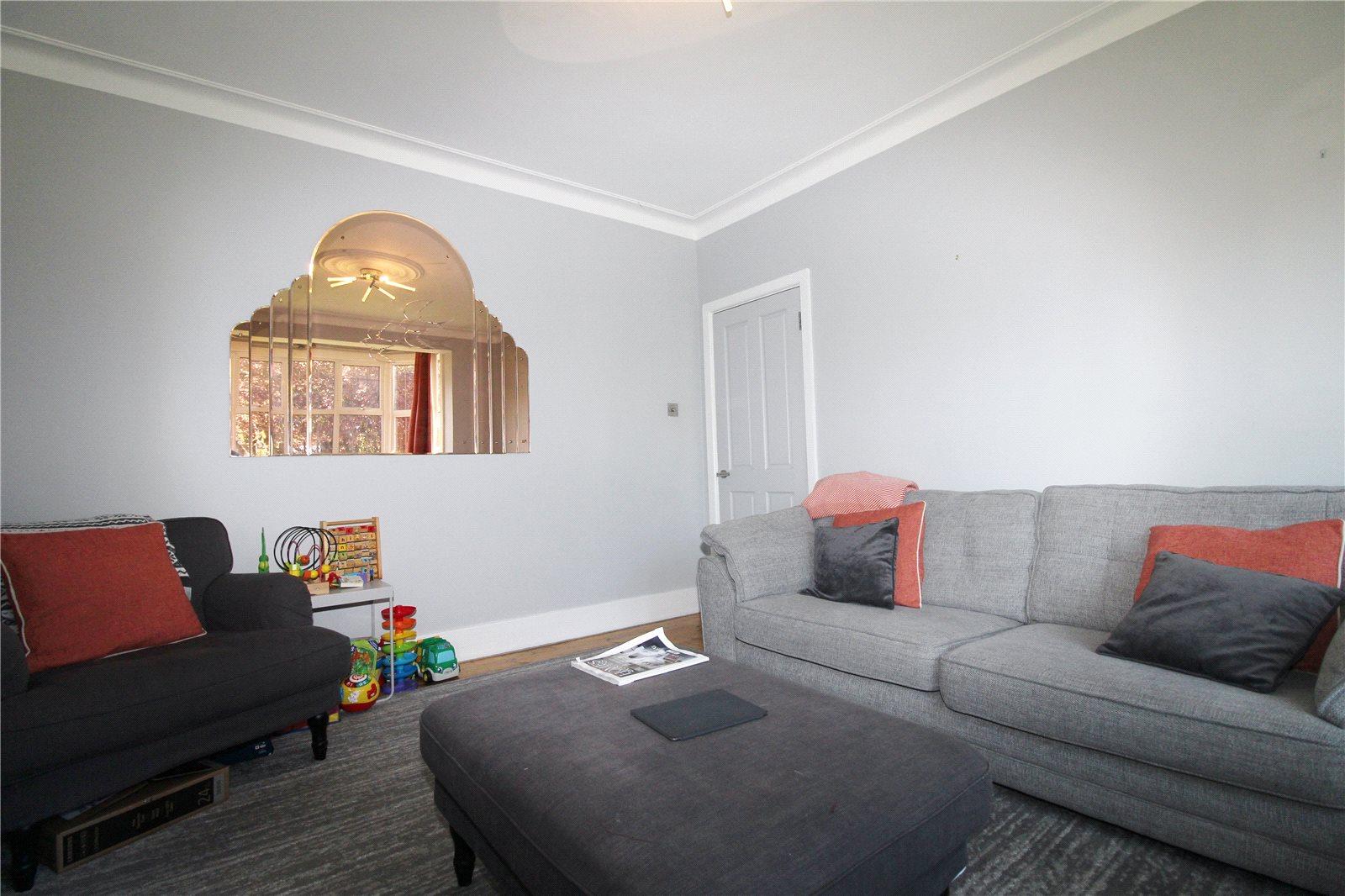 3 bedroom Semi-Detached House to rent - Martyn Gerrard