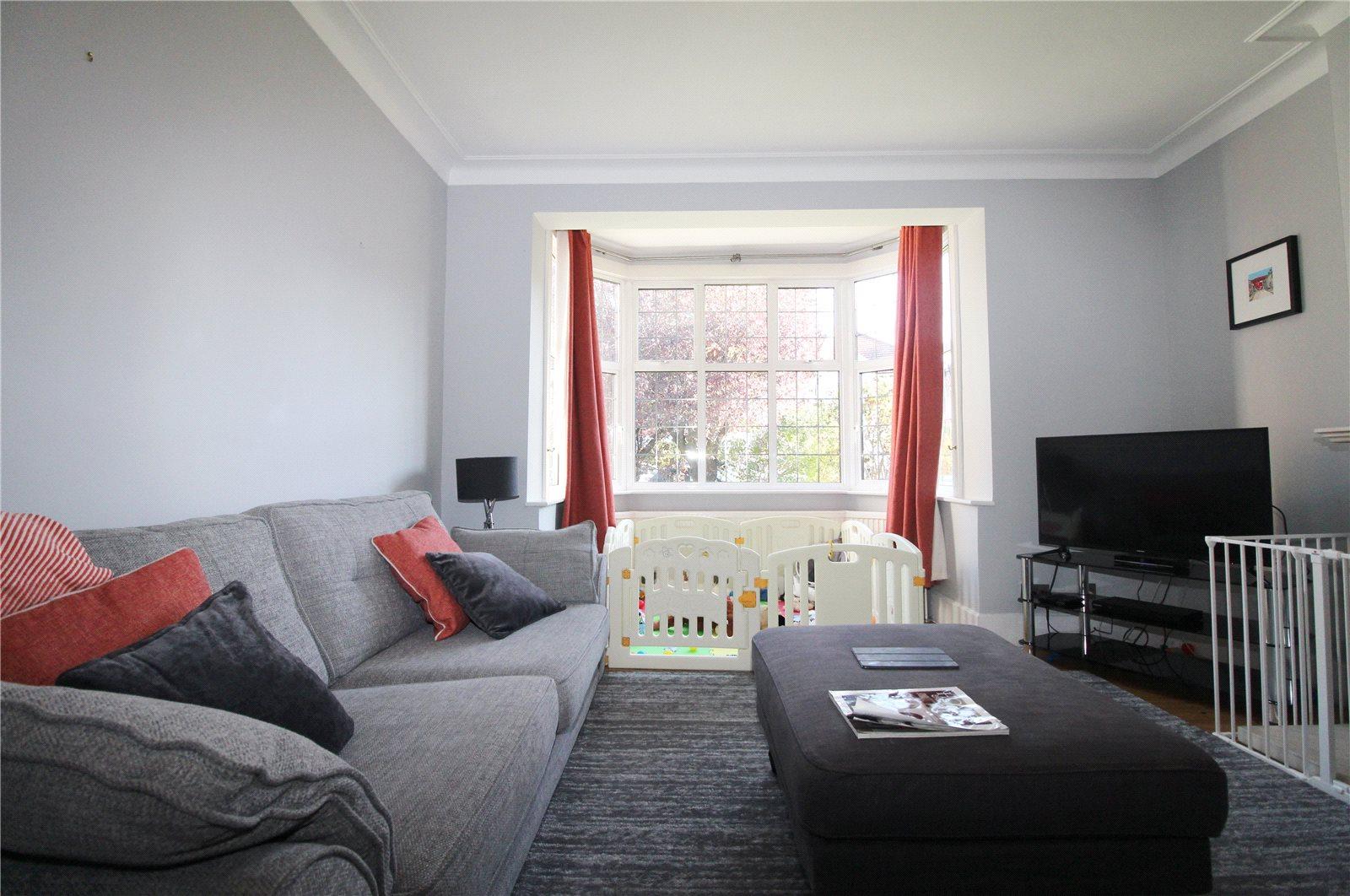 3 bedroom Semi-Detached House to rent - Martyn Gerrard