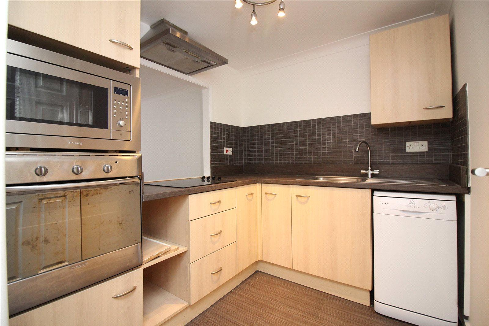 2 bedroom Apartment to rent - Martyn Gerrard