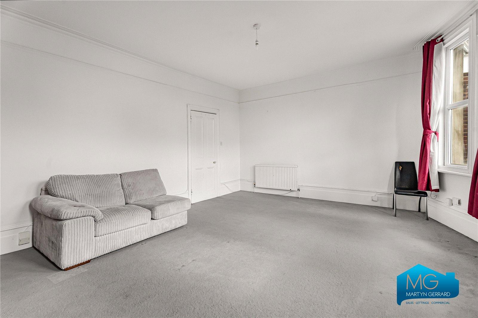 2 bedroom Apartment to rent - Martyn Gerrard