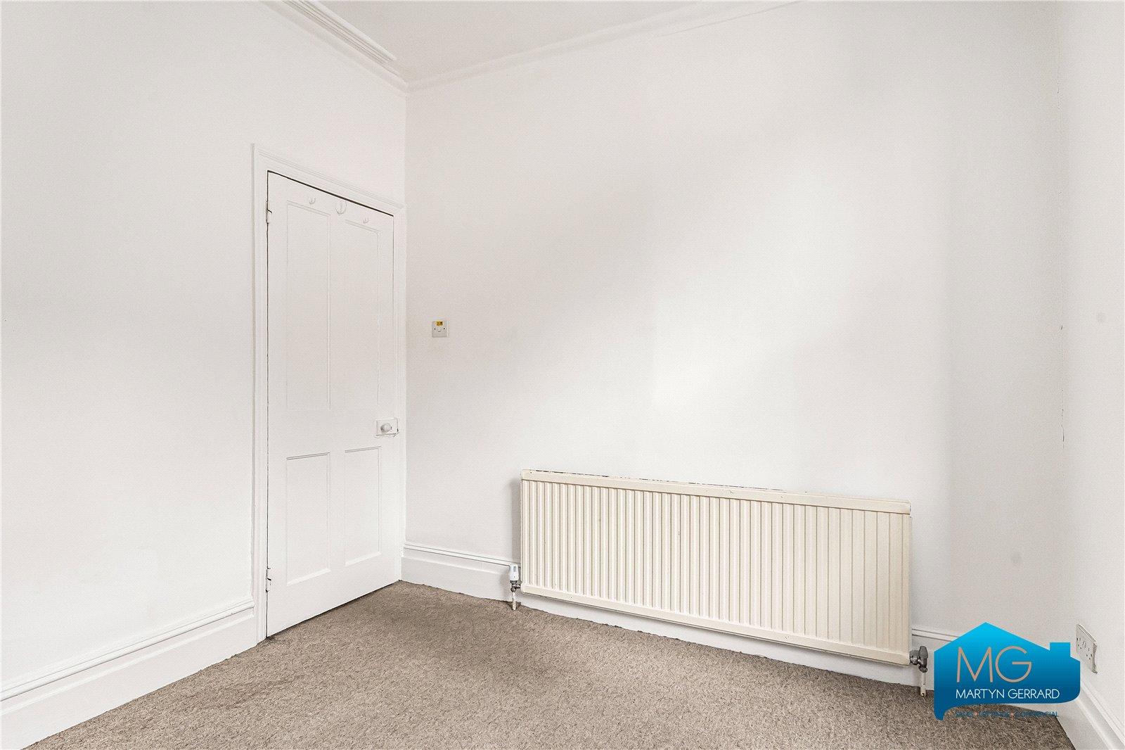 2 bedroom Apartment to rent - Martyn Gerrard