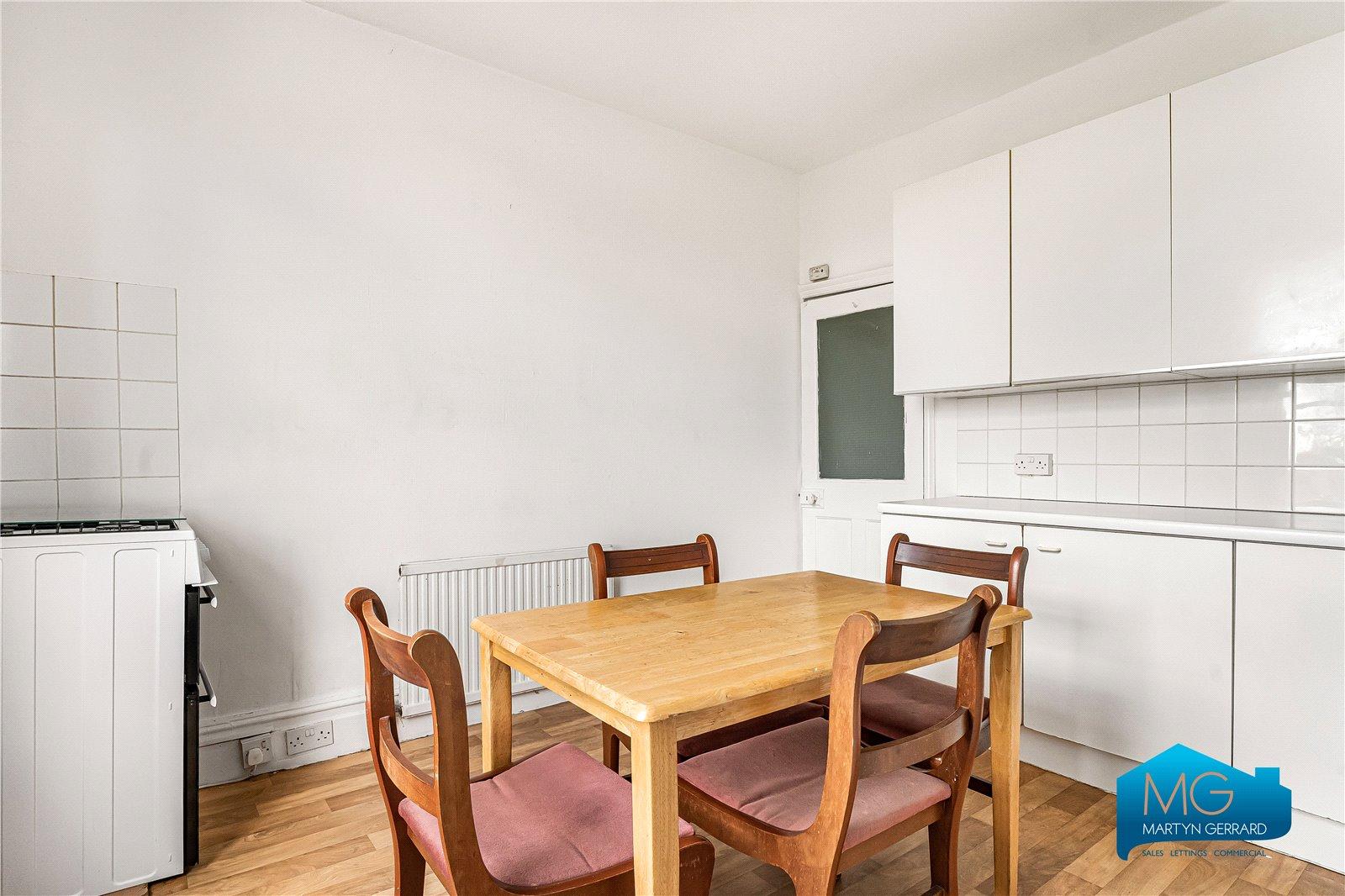 2 bedroom Apartment to rent - Martyn Gerrard