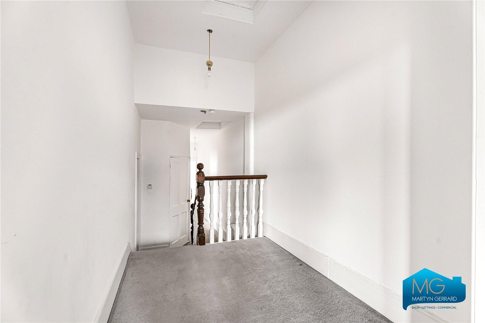 2 bedroom Apartment to rent - Martyn Gerrard