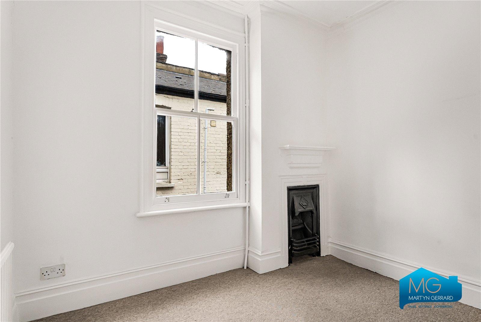 2 bedroom Apartment to rent - Martyn Gerrard