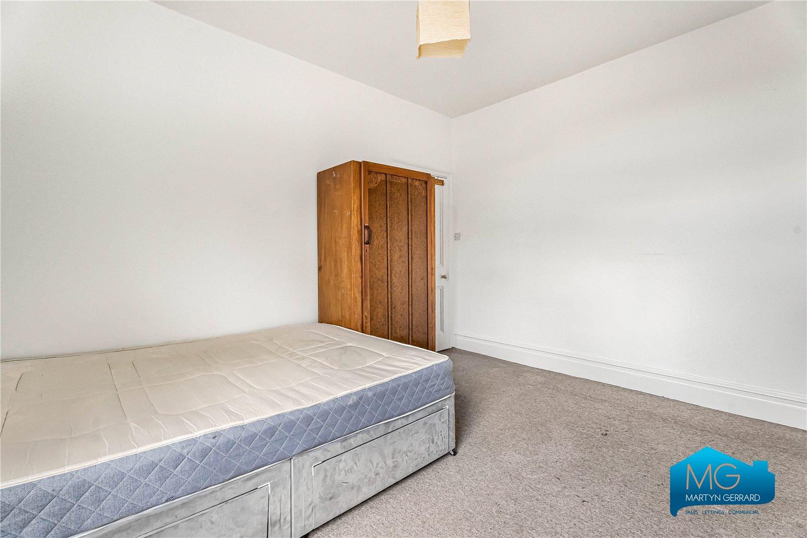 2 bedroom Apartment to rent - Martyn Gerrard