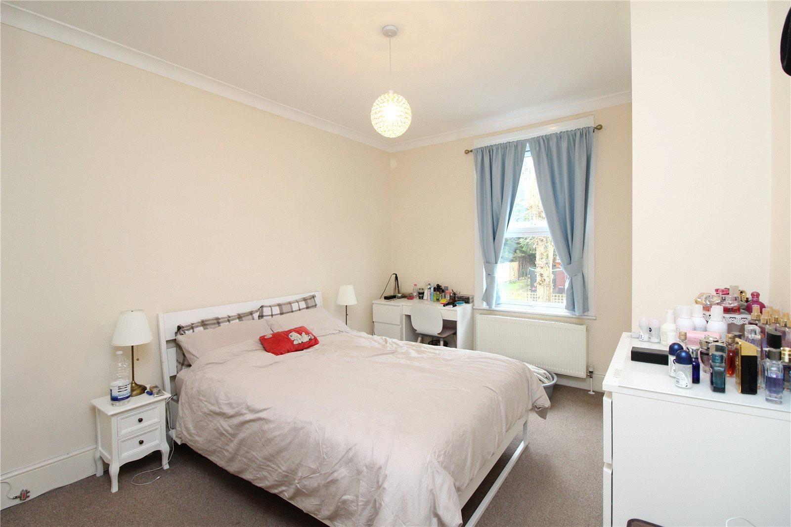 2 bedroom Apartment to rent - Martyn Gerrard