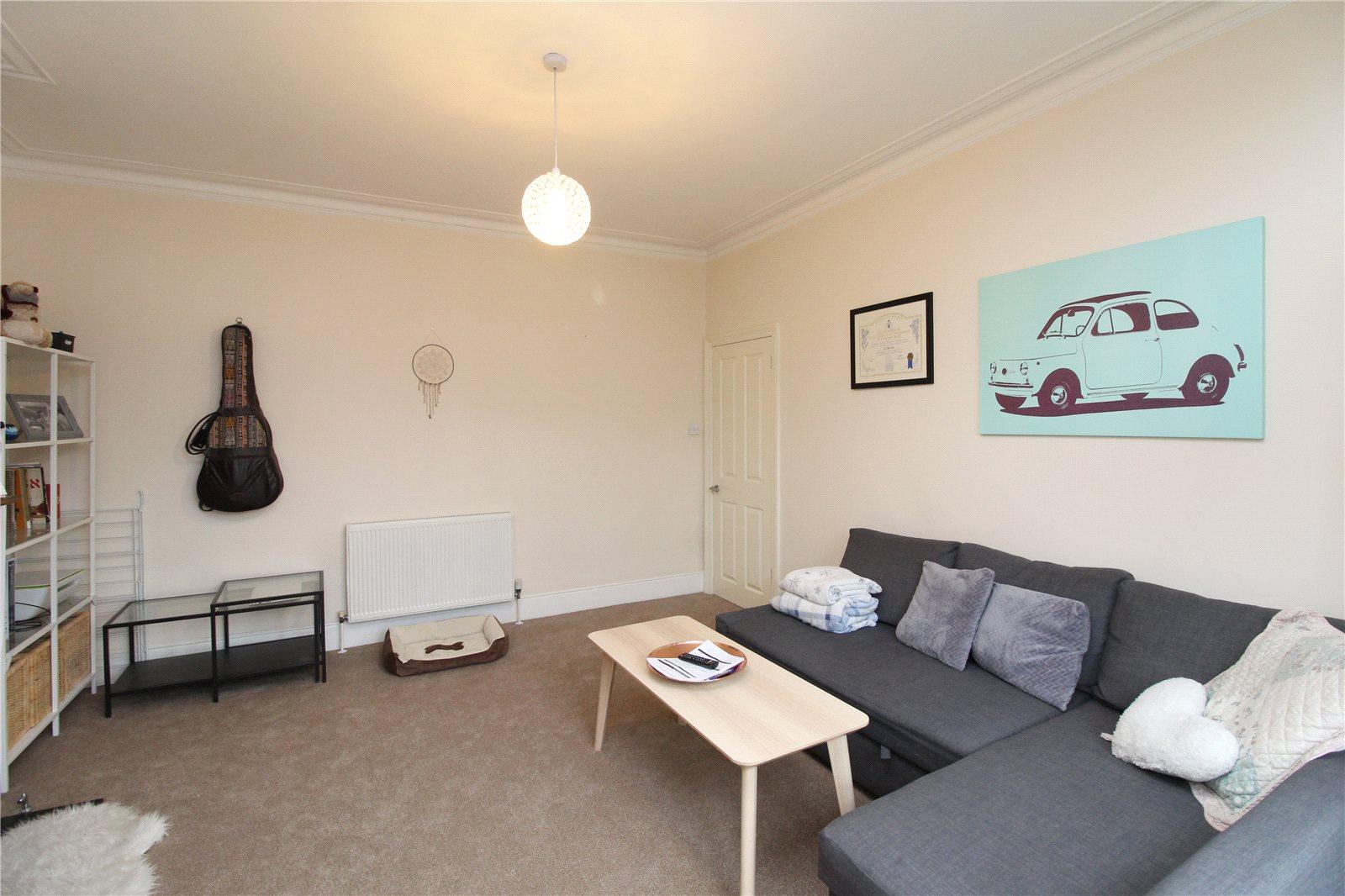 2 bedroom Apartment to rent - Martyn Gerrard