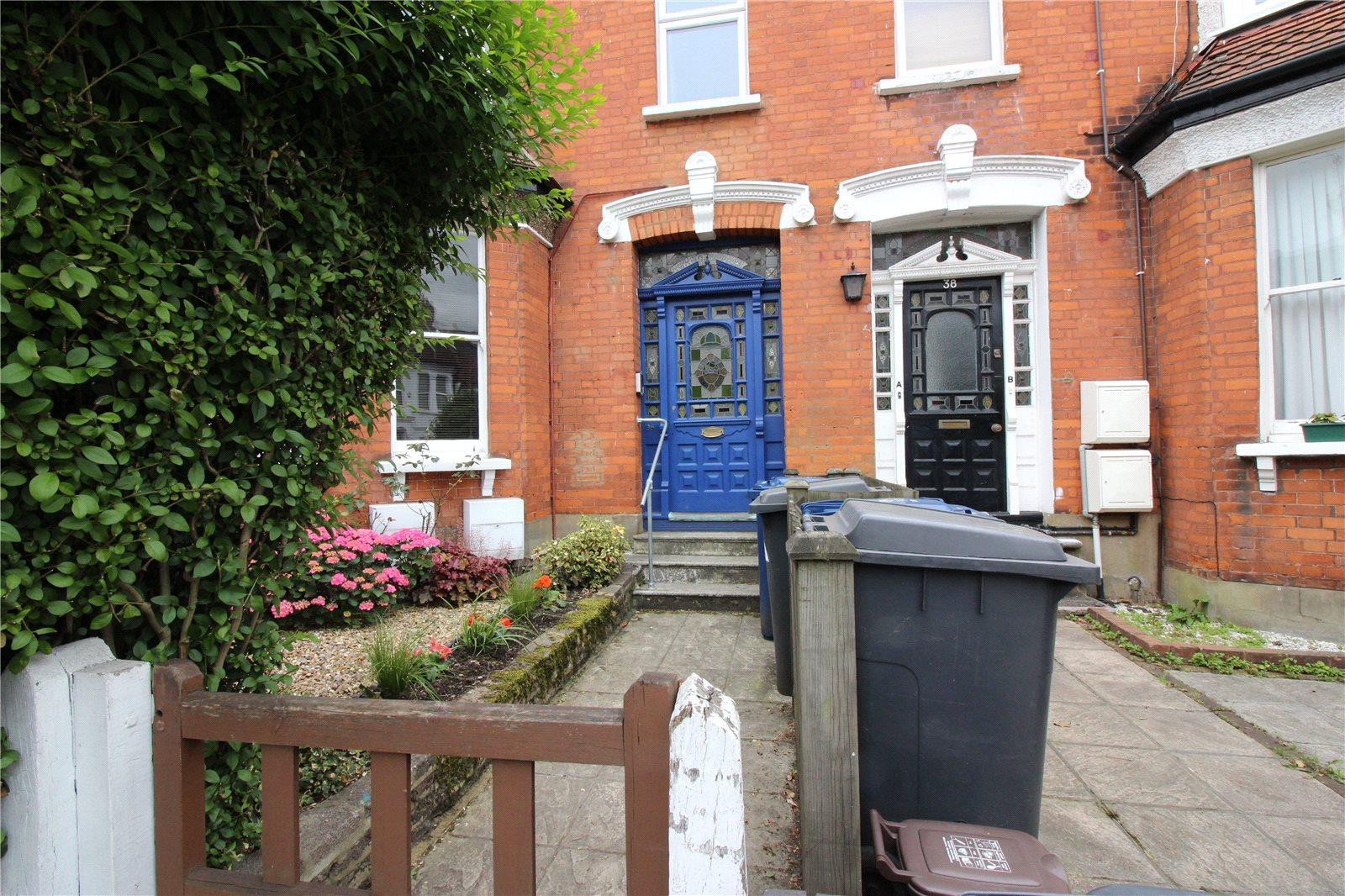 2 bedroom Apartment to rent - Martyn Gerrard