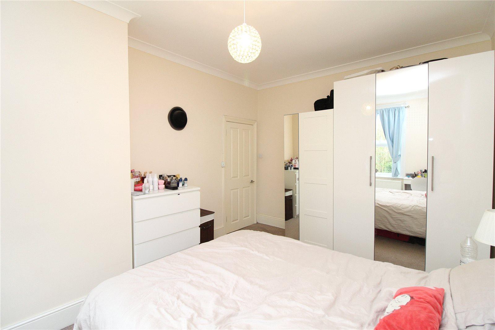 2 bedroom Apartment to rent - Martyn Gerrard