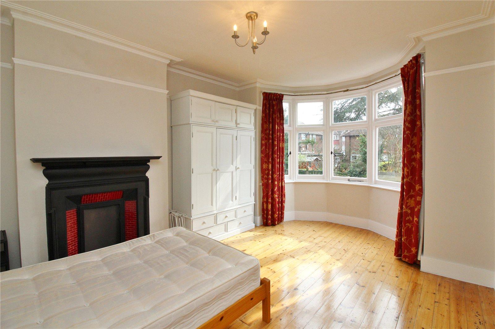 2 bedroom Apartment to rent - Martyn Gerrard