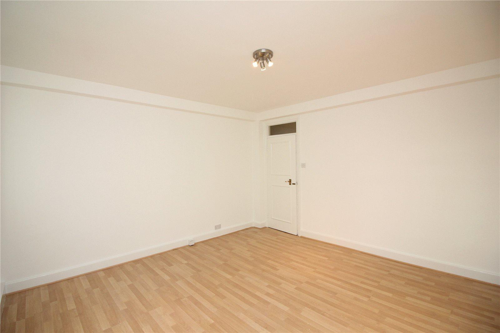 2 bedroom Apartment to rent - Martyn Gerrard