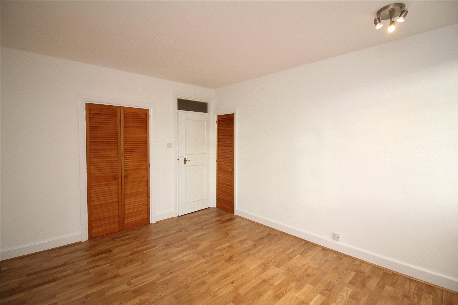2 bedroom Apartment to rent - Martyn Gerrard