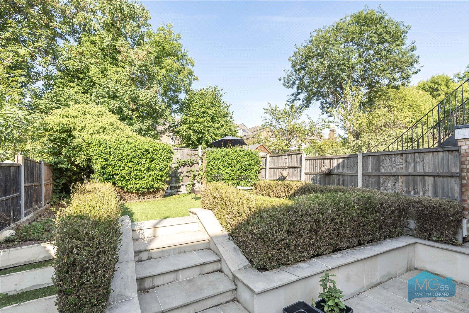 2 bedroom Ground Floor Flat to rent - Martyn Gerrard