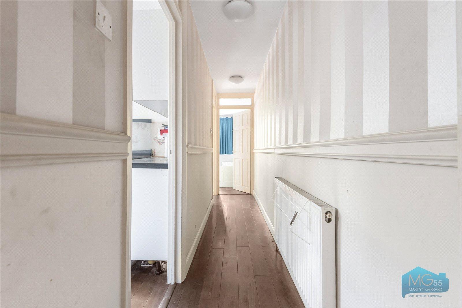 2 bedroom Ground Floor Flat to rent - Martyn Gerrard