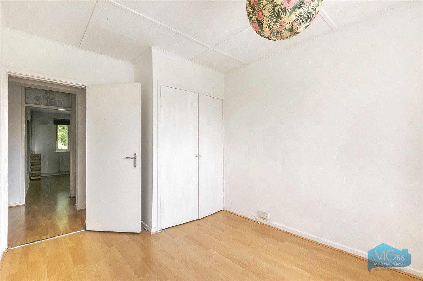 2 bedroom Apartment to rent - Martyn Gerrard