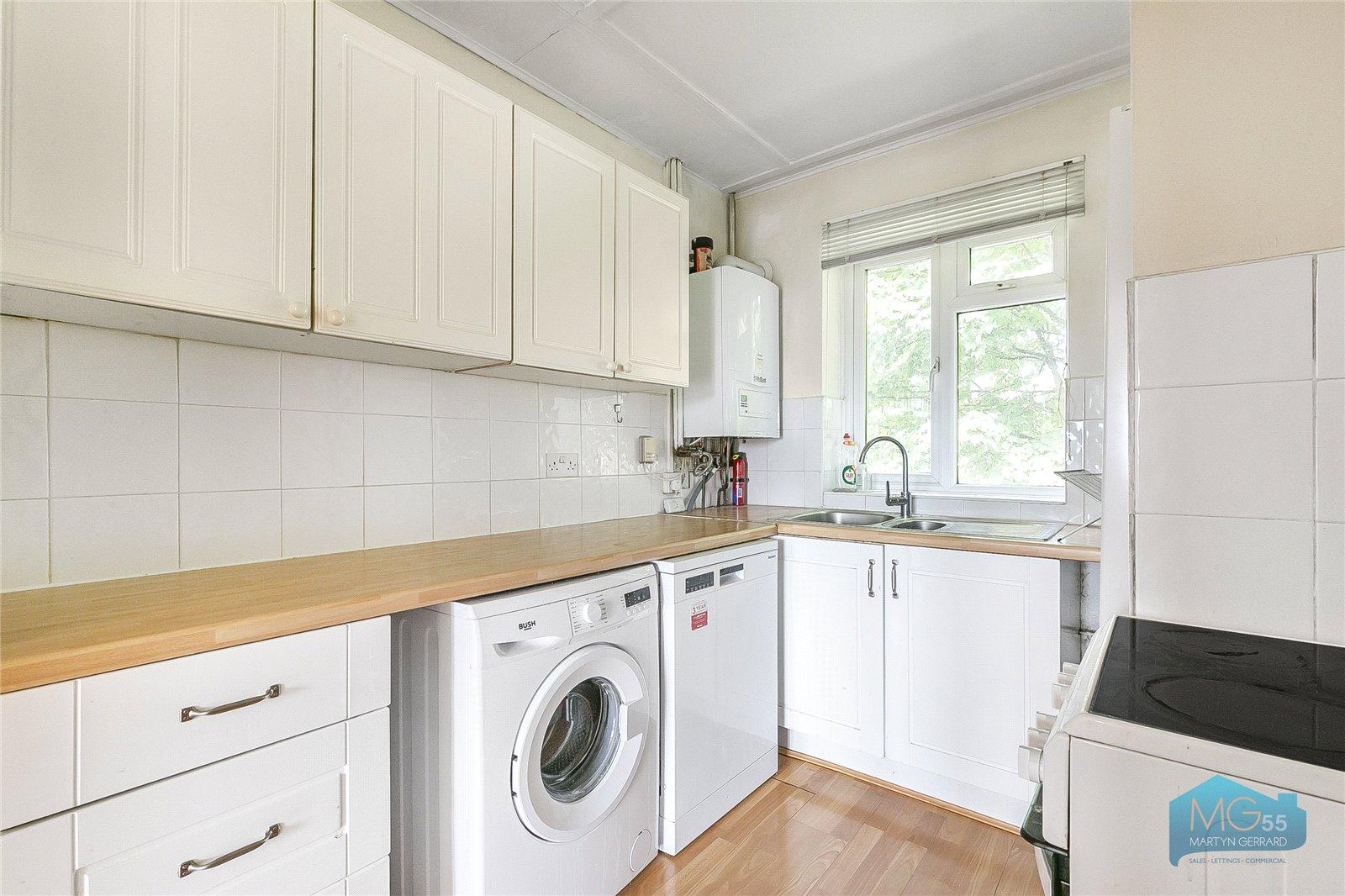2 bedroom Apartment to rent - Martyn Gerrard