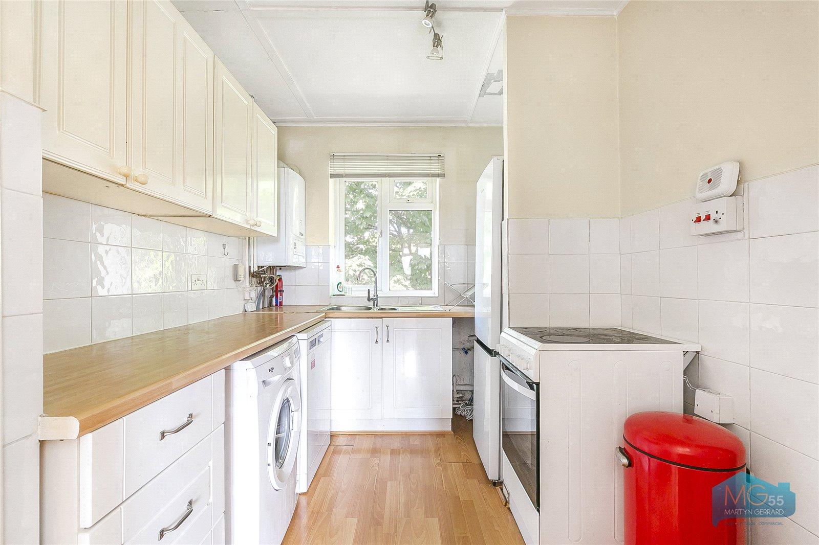 2 bedroom Apartment to rent - Martyn Gerrard