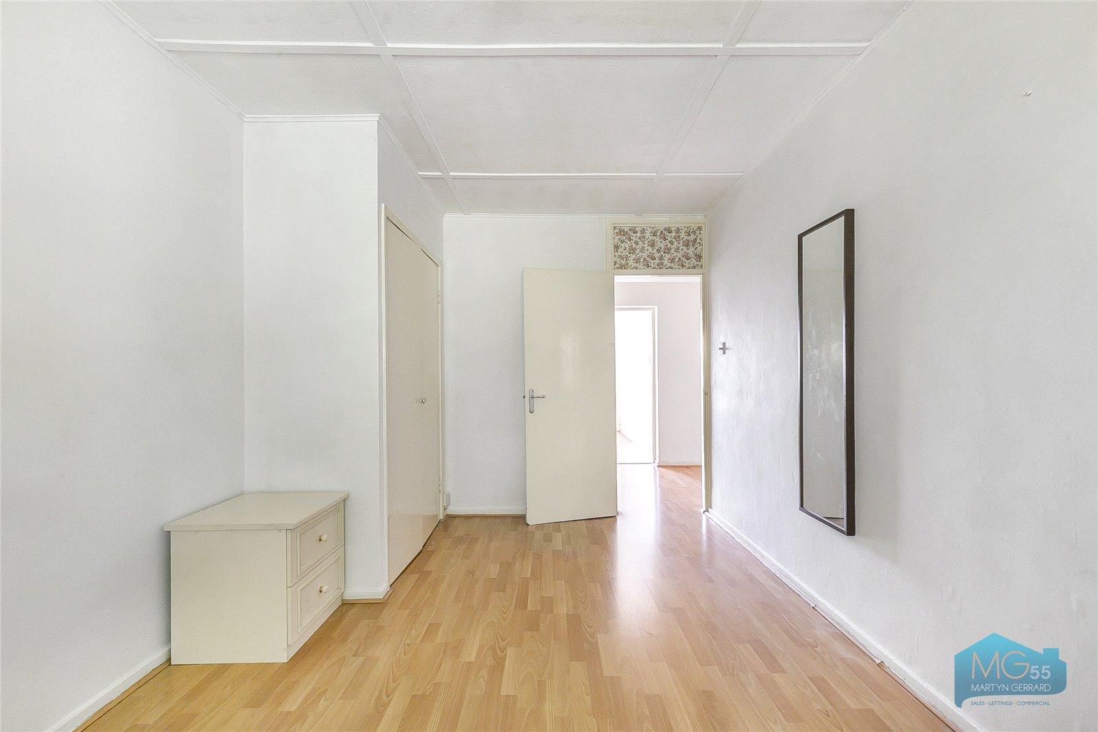 2 bedroom Apartment to rent - Martyn Gerrard