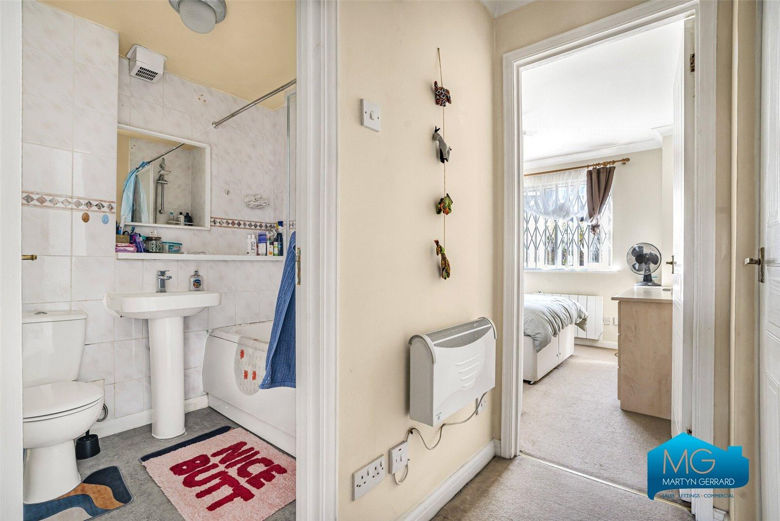 1 bedroom Ground Floor Flat to rent - Martyn Gerrard