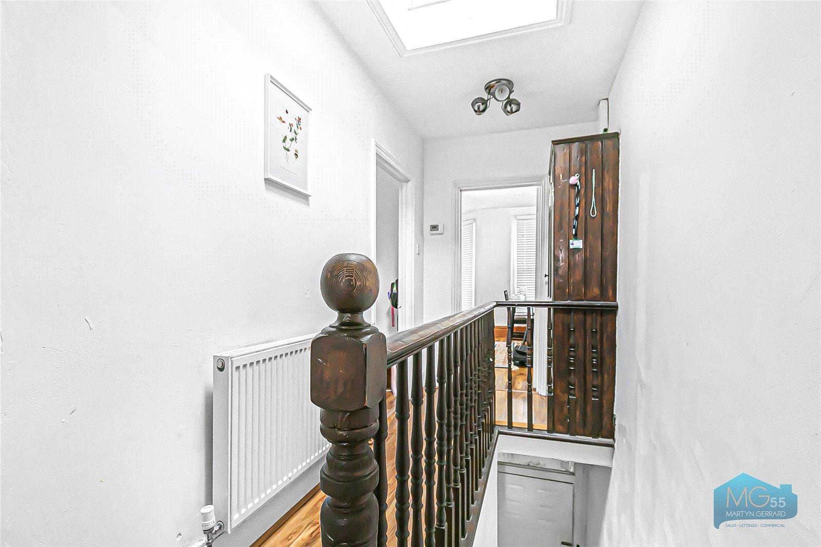 2 bedroom Apartment to rent - Martyn Gerrard