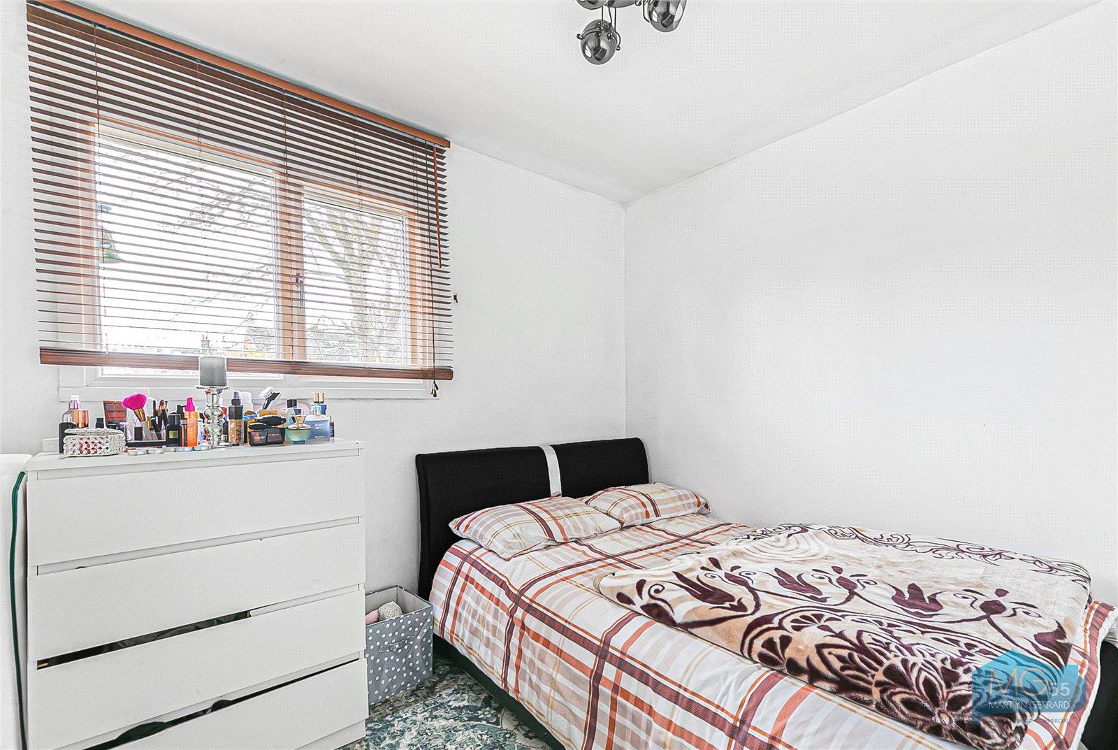 2 bedroom Apartment to rent + ' - Martyn Gerrard
