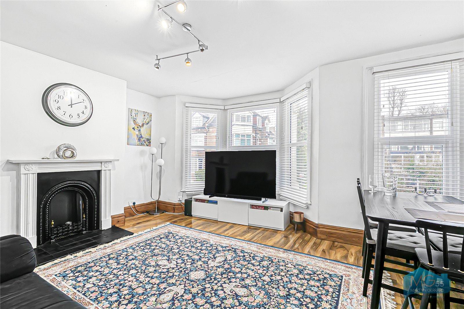 2 bedroom Apartment to rent - Martyn Gerrard