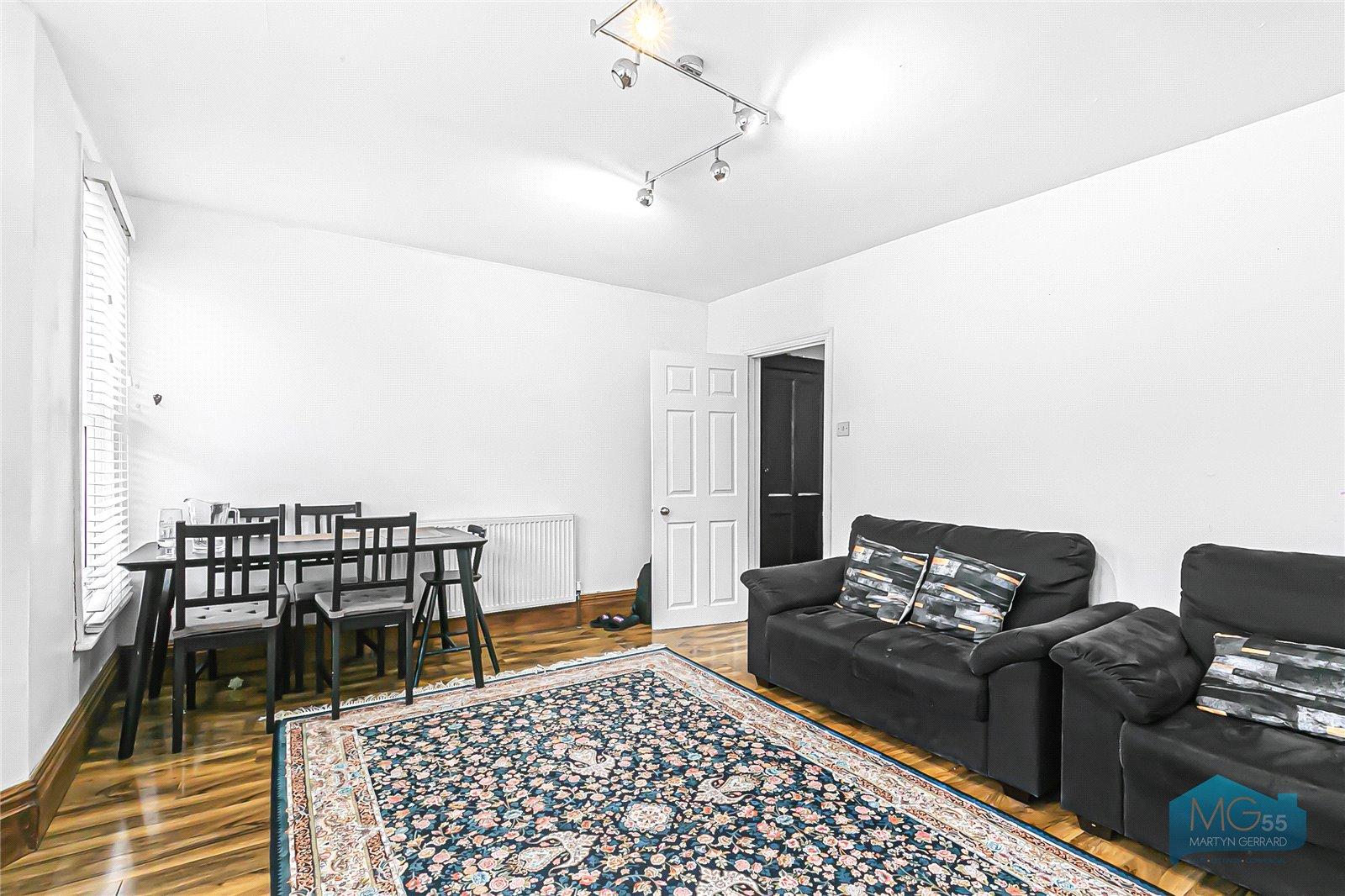 2 bedroom Apartment to rent - Martyn Gerrard