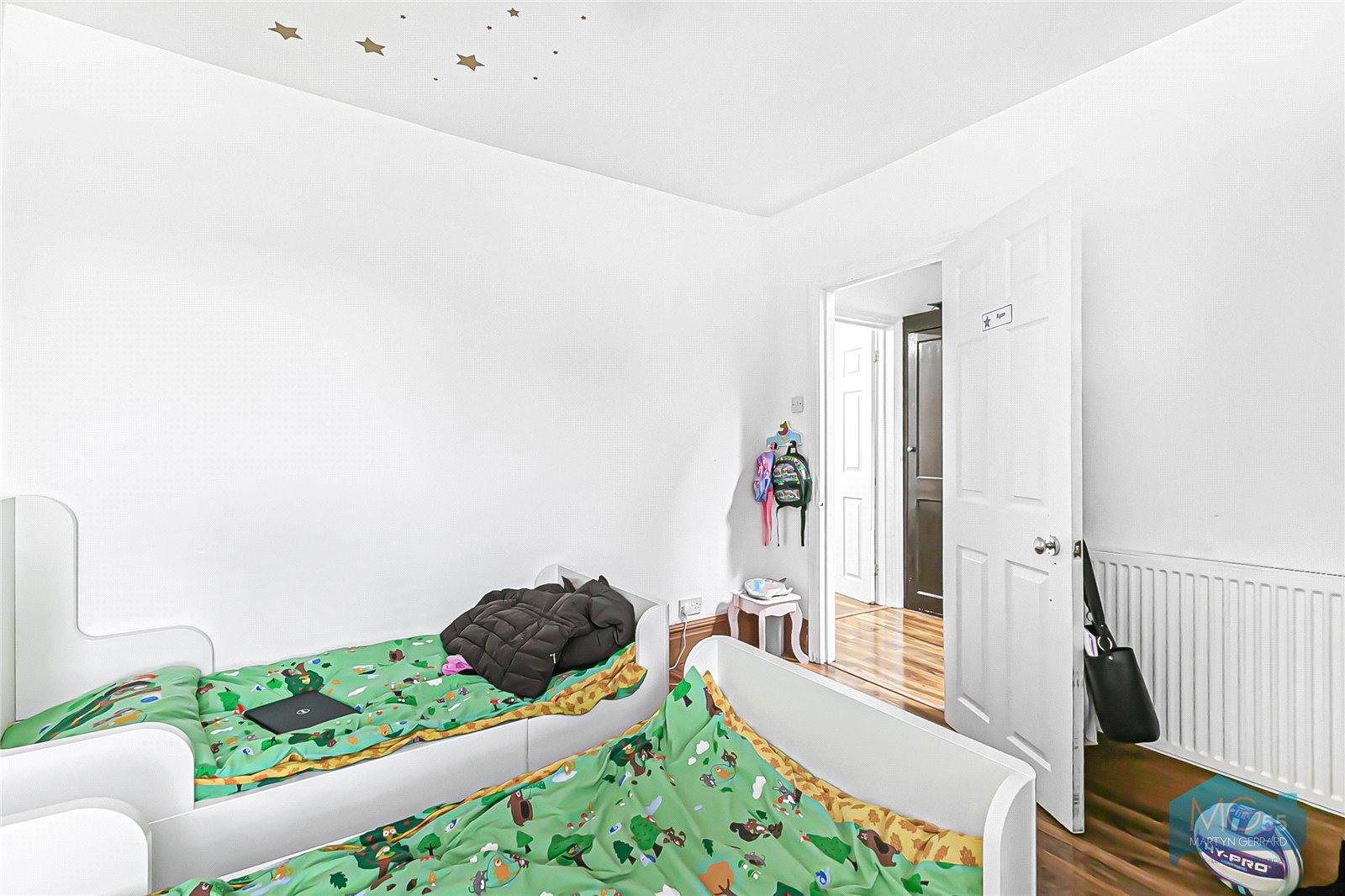 2 bedroom Apartment to rent - Martyn Gerrard