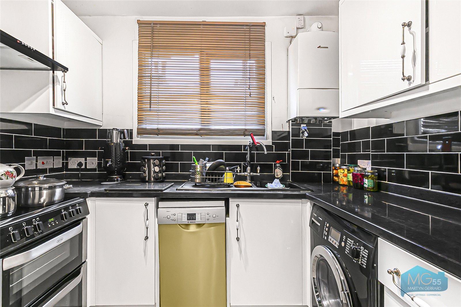 2 bedroom Apartment to rent - Martyn Gerrard
