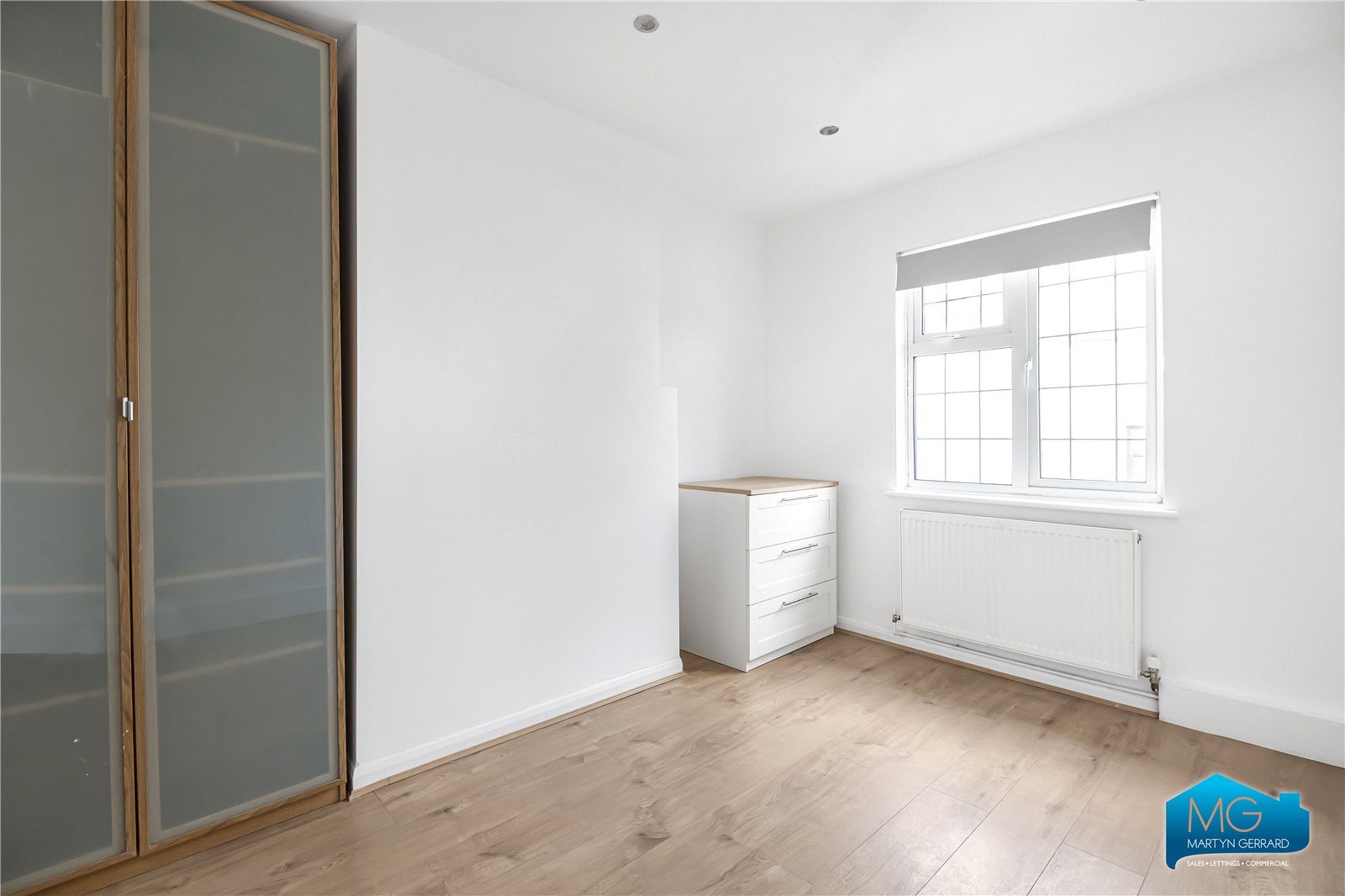 2 bedroom Apartment to rent - Martyn Gerrard