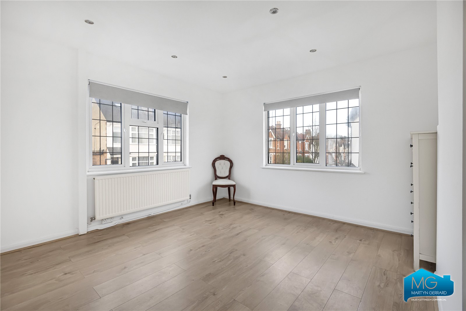 2 bedroom Apartment to rent - Martyn Gerrard