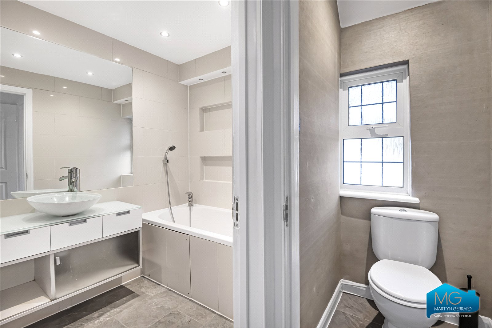 2 bedroom Apartment to rent - Martyn Gerrard