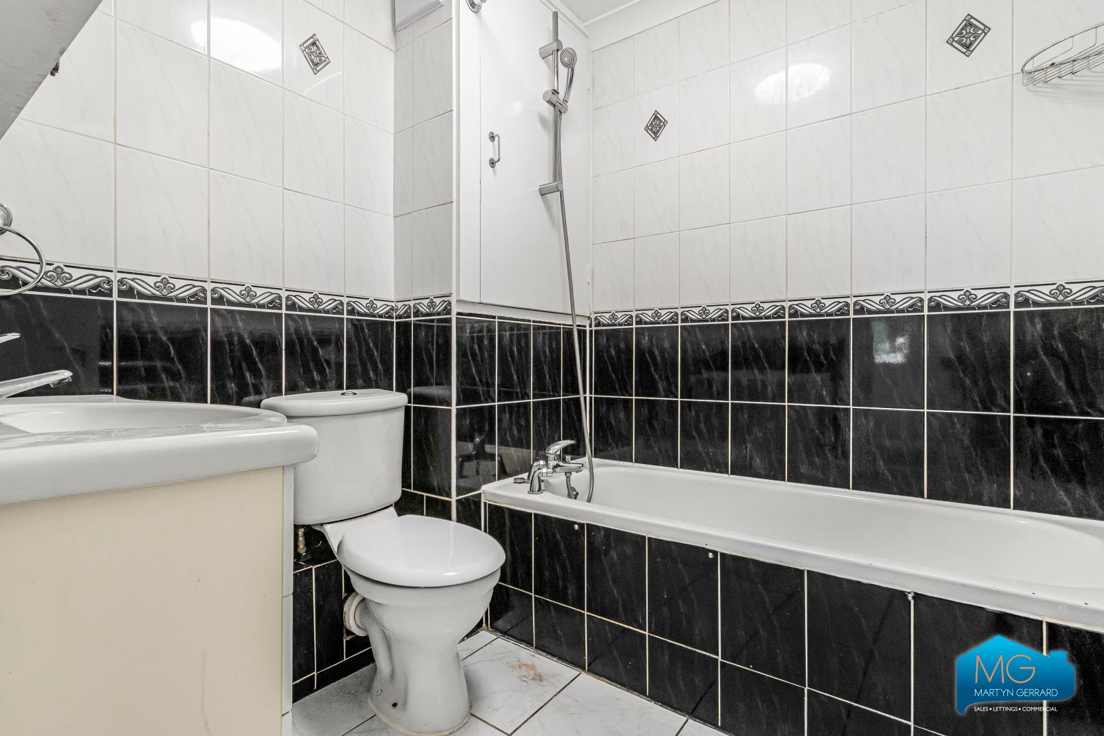 2 bedroom Apartment to rent - Martyn Gerrard