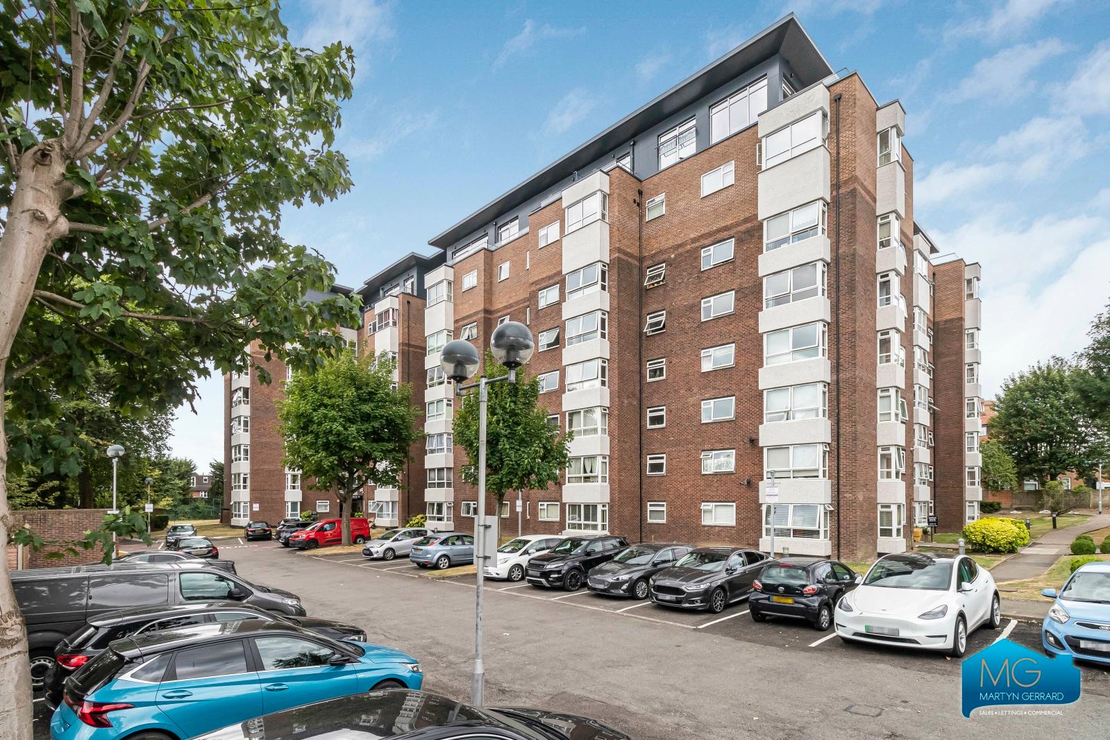 2 bedroom Apartment to rent - Martyn Gerrard