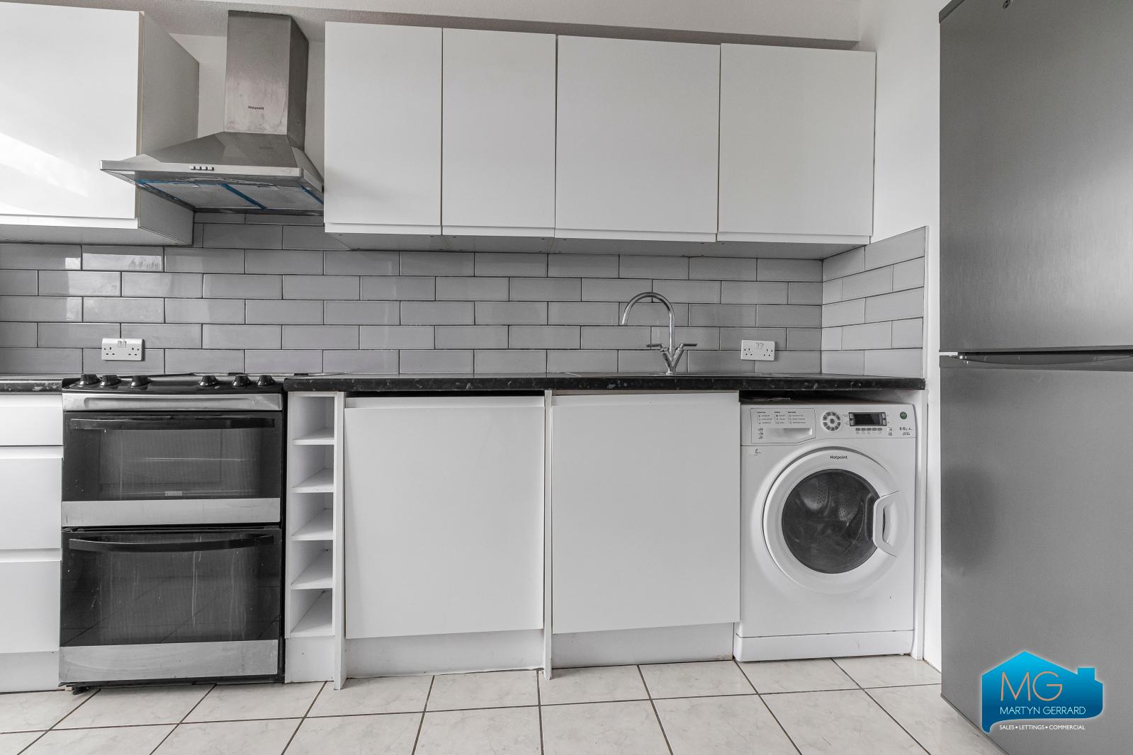 2 bedroom Apartment to rent - Martyn Gerrard