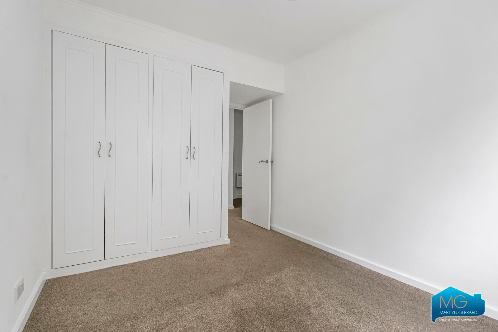 2 bedroom Apartment to rent - Martyn Gerrard