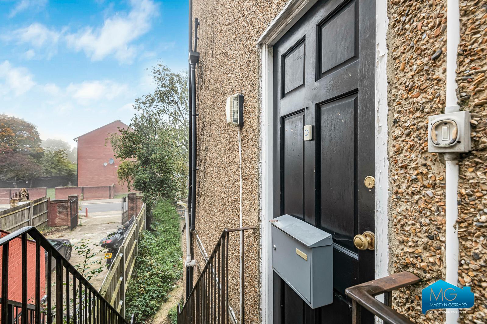 2 bedroom Apartment to rent - Martyn Gerrard