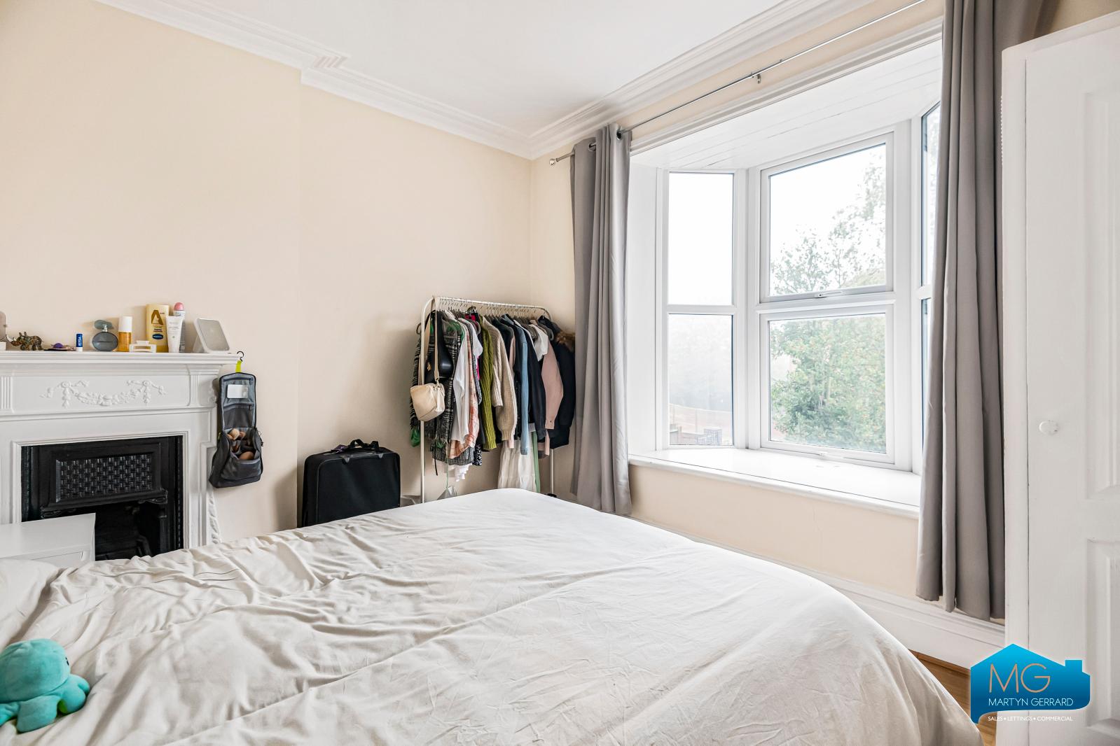 2 bedroom Apartment to rent - Martyn Gerrard