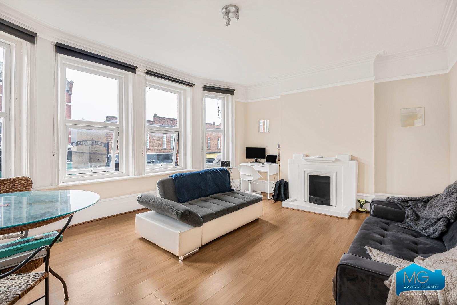 2 bedroom Apartment to rent - Martyn Gerrard