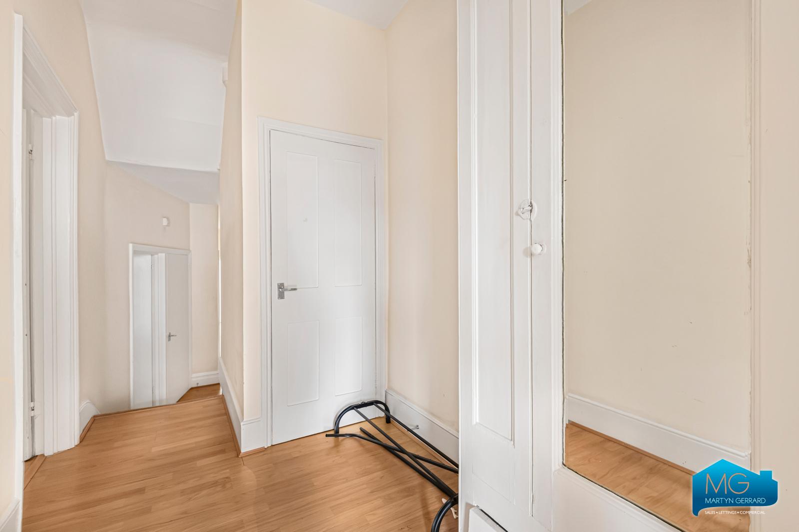 2 bedroom Apartment to rent - Martyn Gerrard