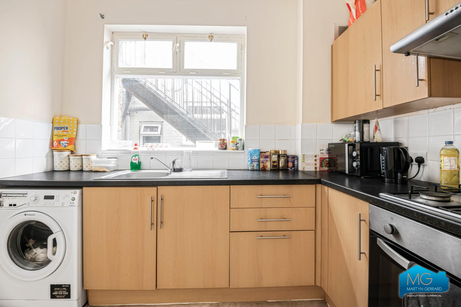 2 bedroom Apartment to rent - Martyn Gerrard