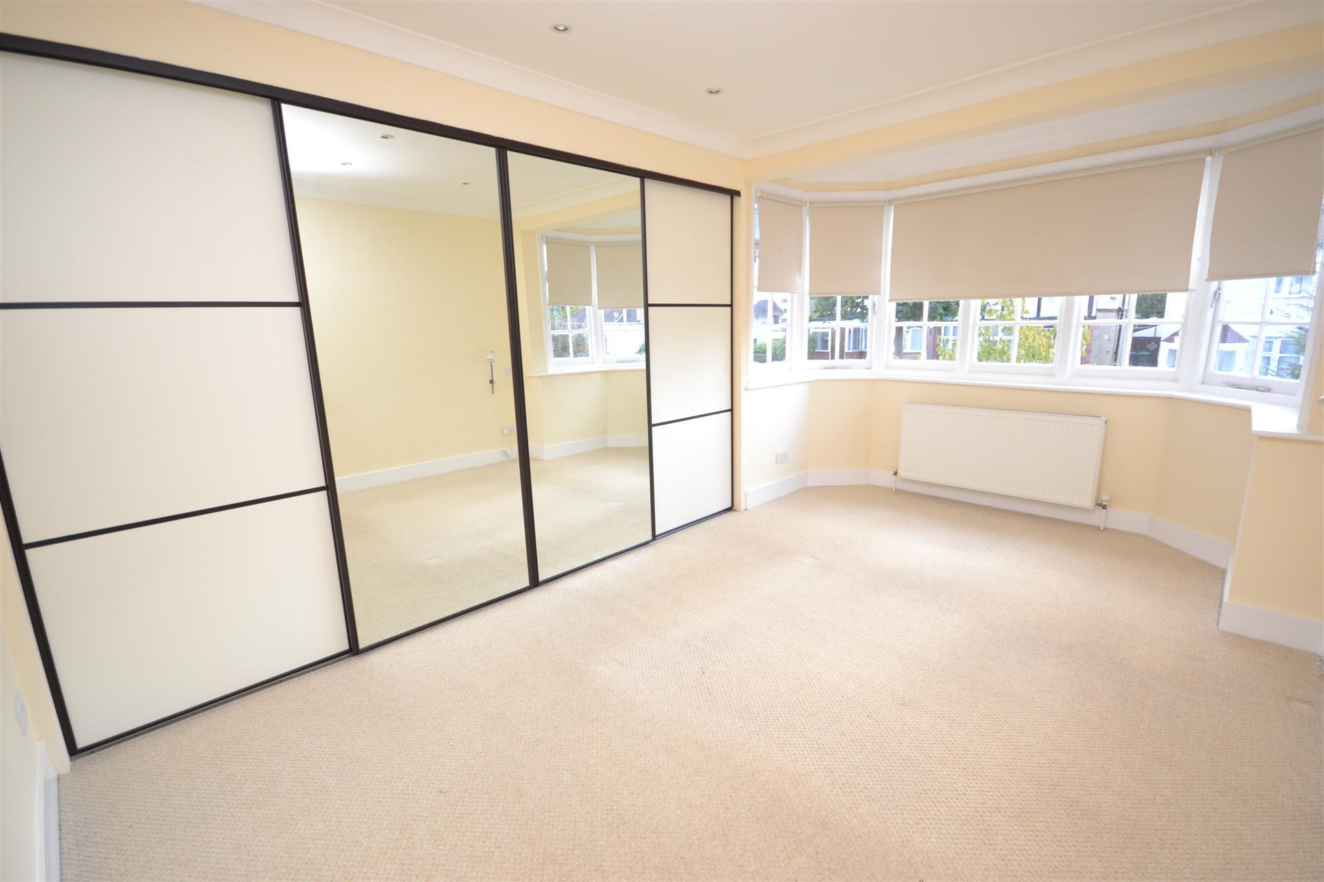 3 bedroom Semi-Detached House to rent - Martyn Gerrard