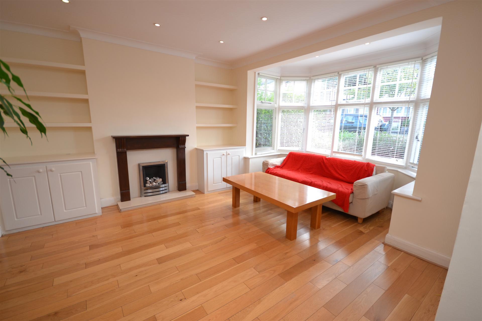 3 bedroom Semi-Detached House to rent + ' - Martyn Gerrard