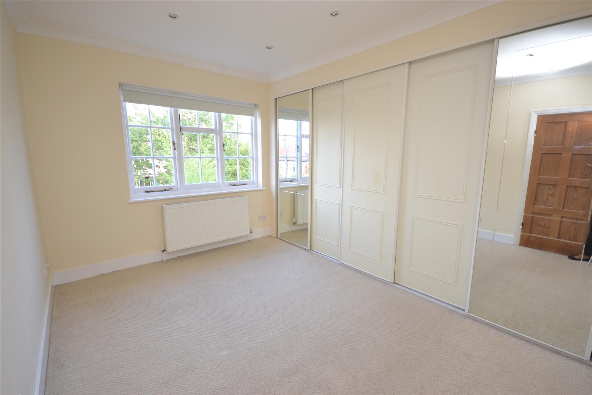 3 bedroom Semi-Detached House to rent - Martyn Gerrard