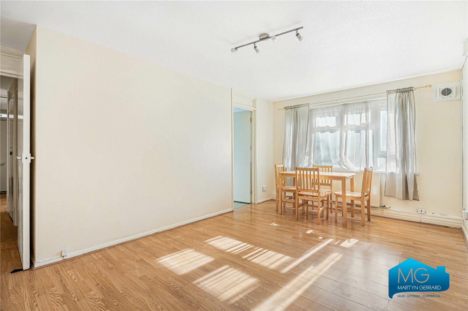 2 bedroom Ground Floor Flat to rent - Martyn Gerrard