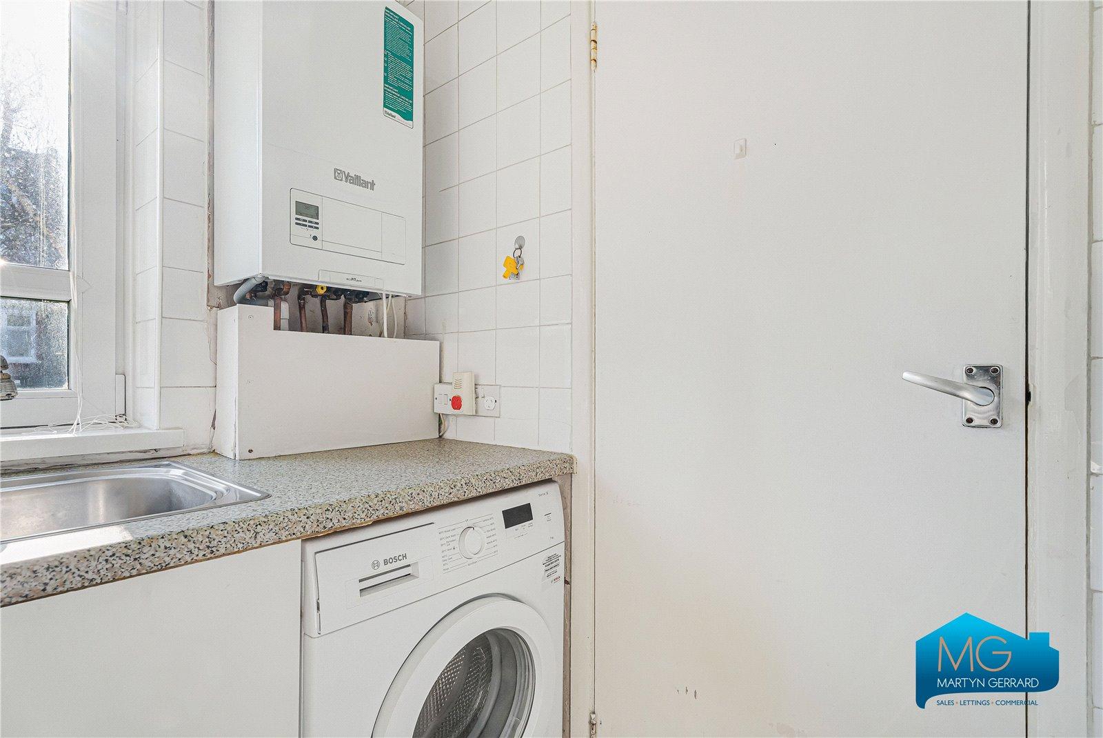 2 bedroom Ground Floor Flat to rent - Martyn Gerrard