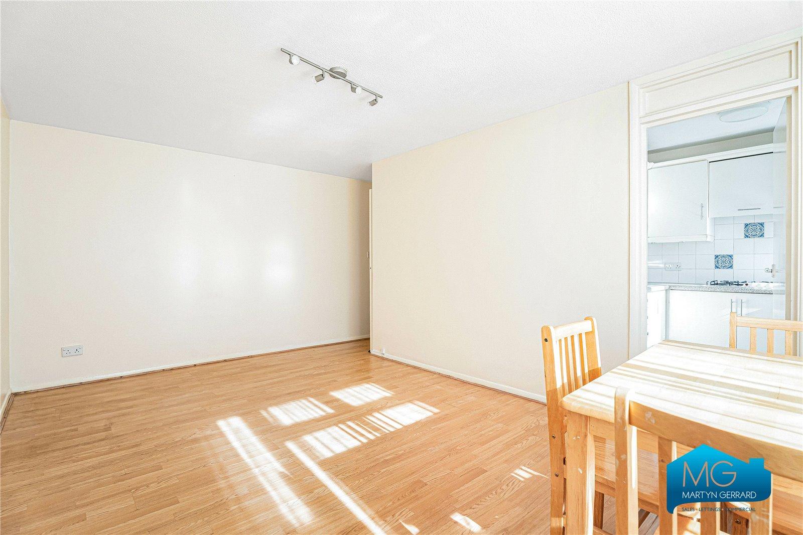 2 bedroom Ground Floor Flat to rent - Martyn Gerrard